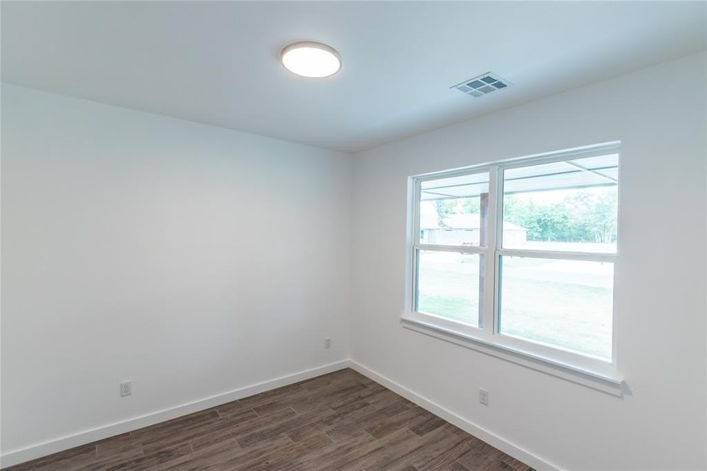 1679 Kalidy Dr - Photo 4 of 22