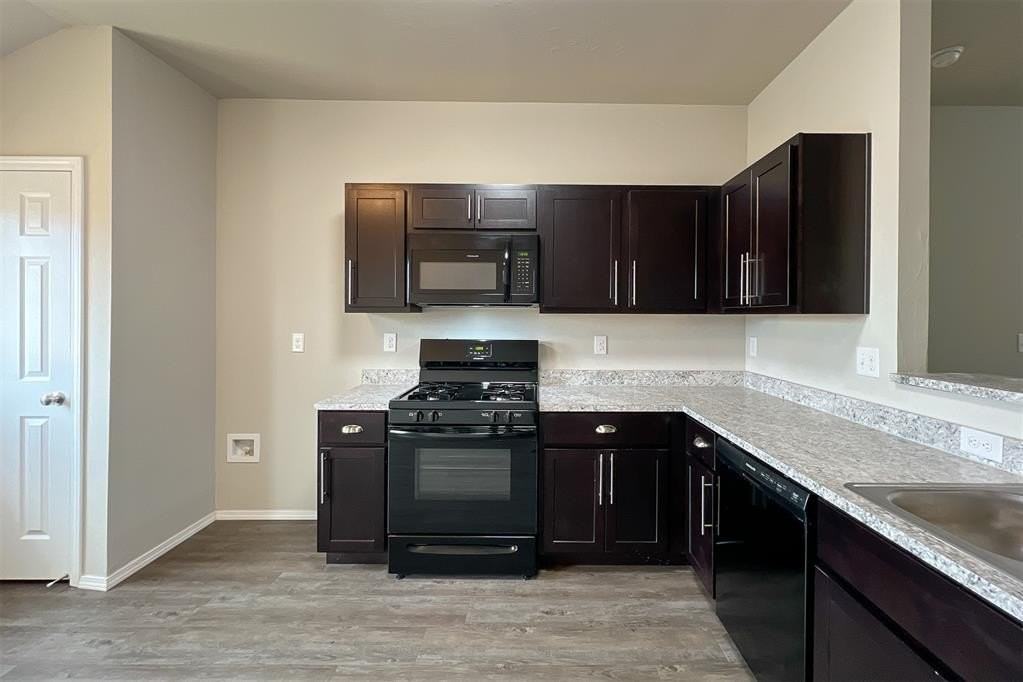 4301 Driftwood Dr - Photo 5 of 25