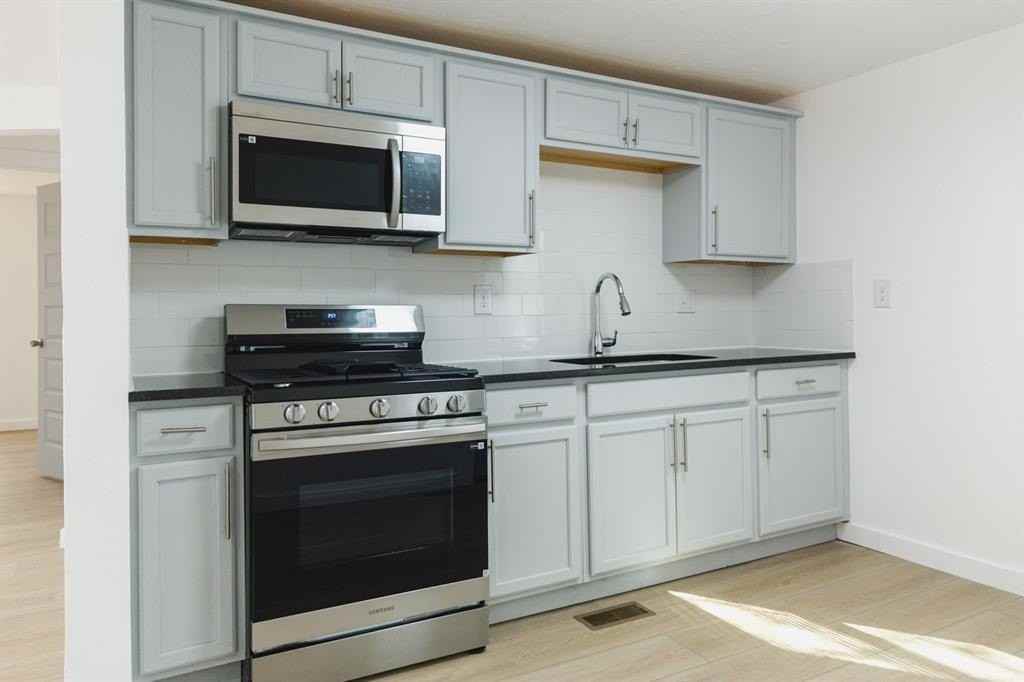 2412 Se 47th St - Photo 6 of 30