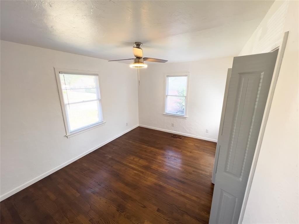 2022 Nw 33rd St - Photo 5 of 25
