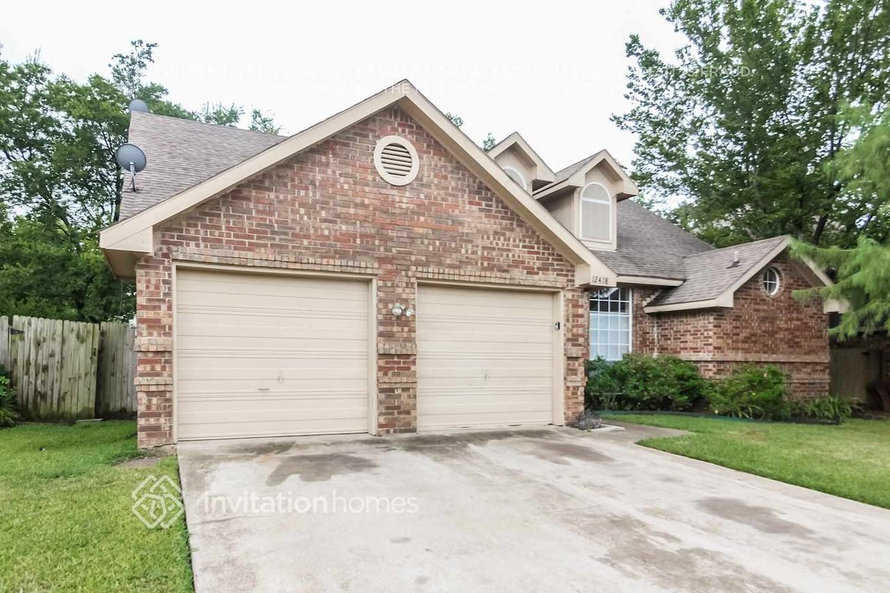 12418 Summer Hill Dr - Photo 2 of 21