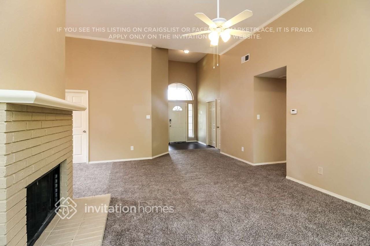 12418 Summer Hill Dr - Photo 4 of 21