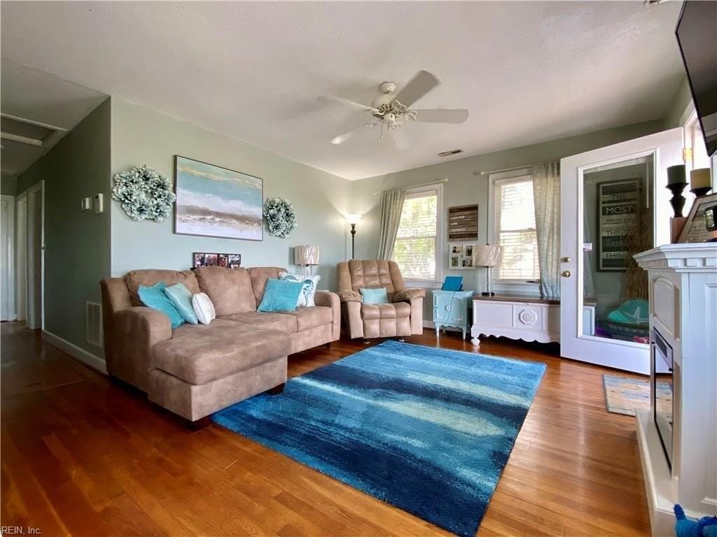756 W Ocean View Ave - Photo 5 of 15
