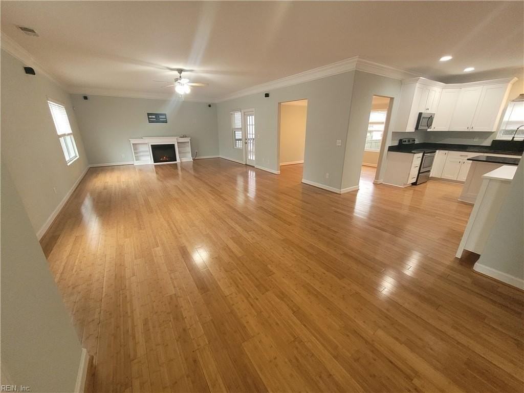 9532 15th Bay St - Photo 5 of 50
