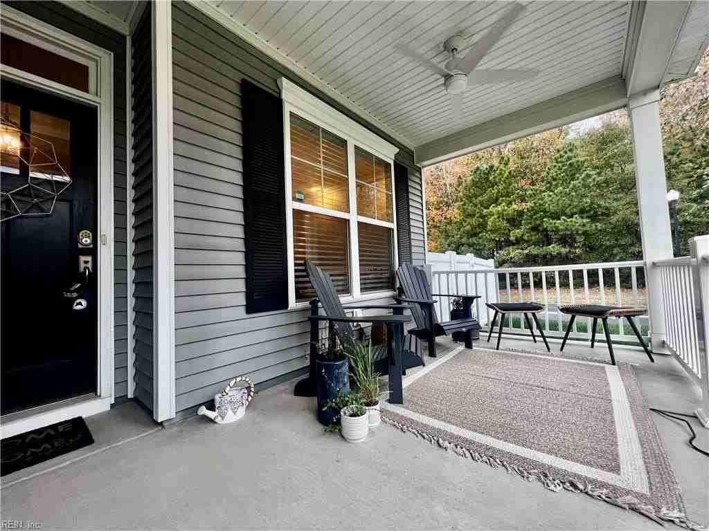 2228 Martlet Ln - Photo 2 of 33