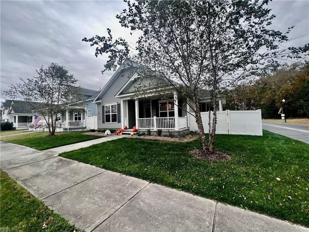 2228 Martlet Ln - Photo 4 of 33