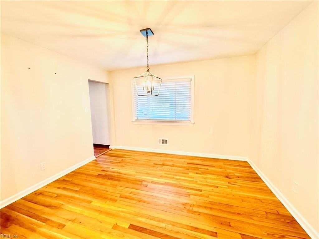 340 Briarfield Dr - Photo 5 of 37
