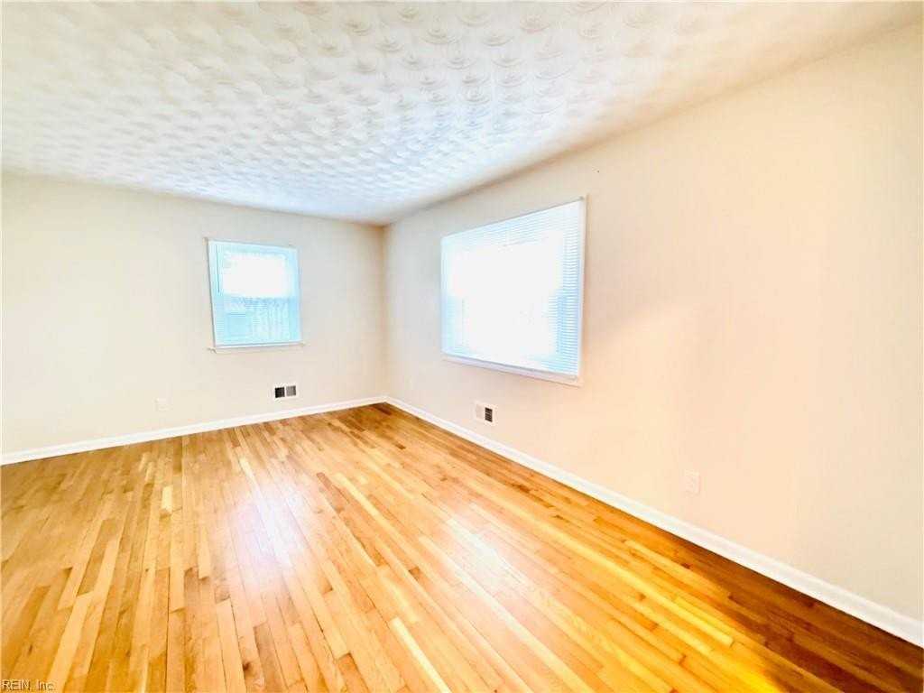 340 Briarfield Dr - Photo 6 of 37