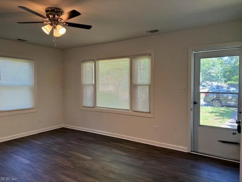 212 Pine Grove Ave - Photo 3 of 30