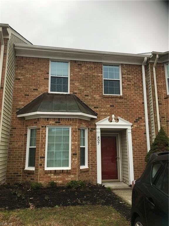 807 Elgin Ct
