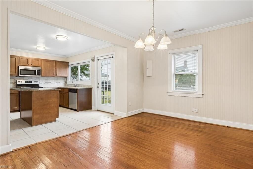 3604 Spottswood Pl - Photo 3 of 36
