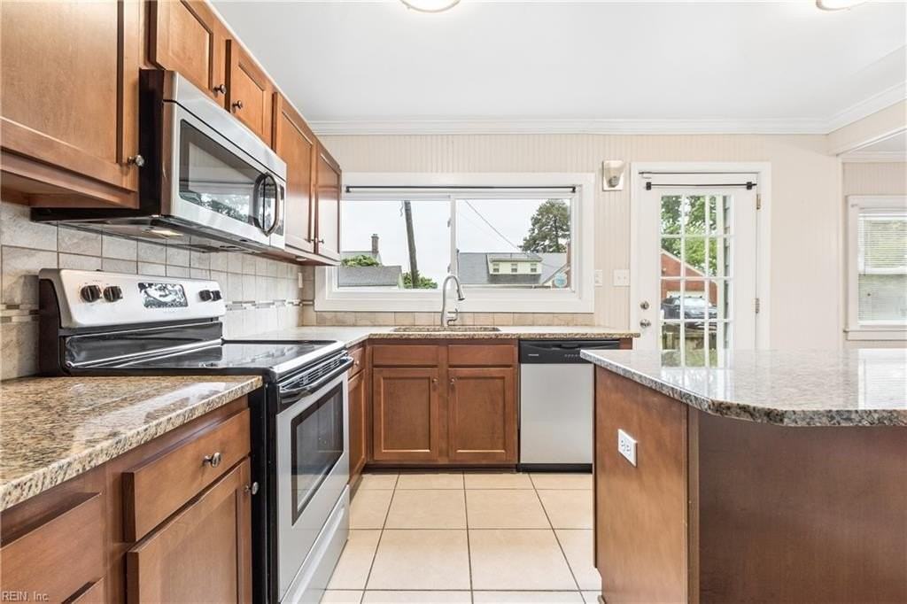 3604 Spottswood Pl - Photo 6 of 36