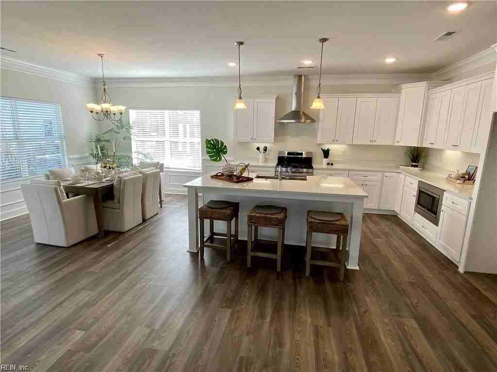 4608 Gosnold Ave - Photo 2 of 7