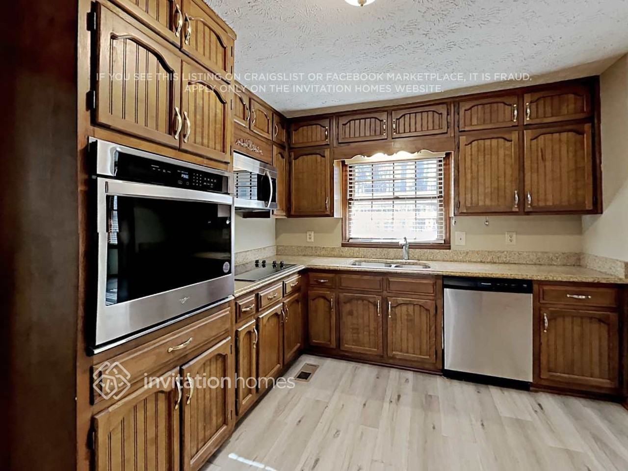 542 Kenwood Rd - Photo 5 of 14