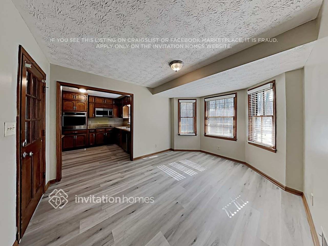 542 Kenwood Rd - Photo 7 of 14
