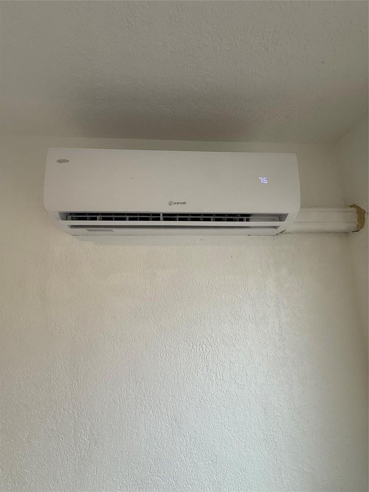 2213 Lincoln St - Photo 4 of 13