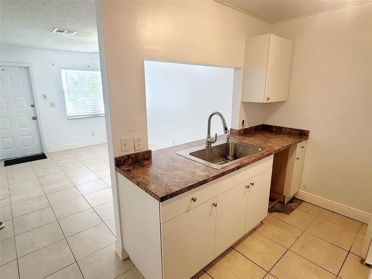 241 Ne 35th St #2 - Photo 7 of 14