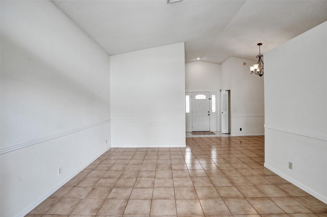 3151 Nw 107th Dr - Photo 3 of 29