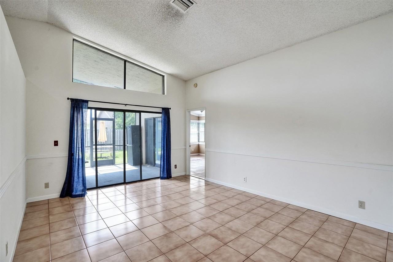 3151 Nw 107th Dr - Photo 4 of 29