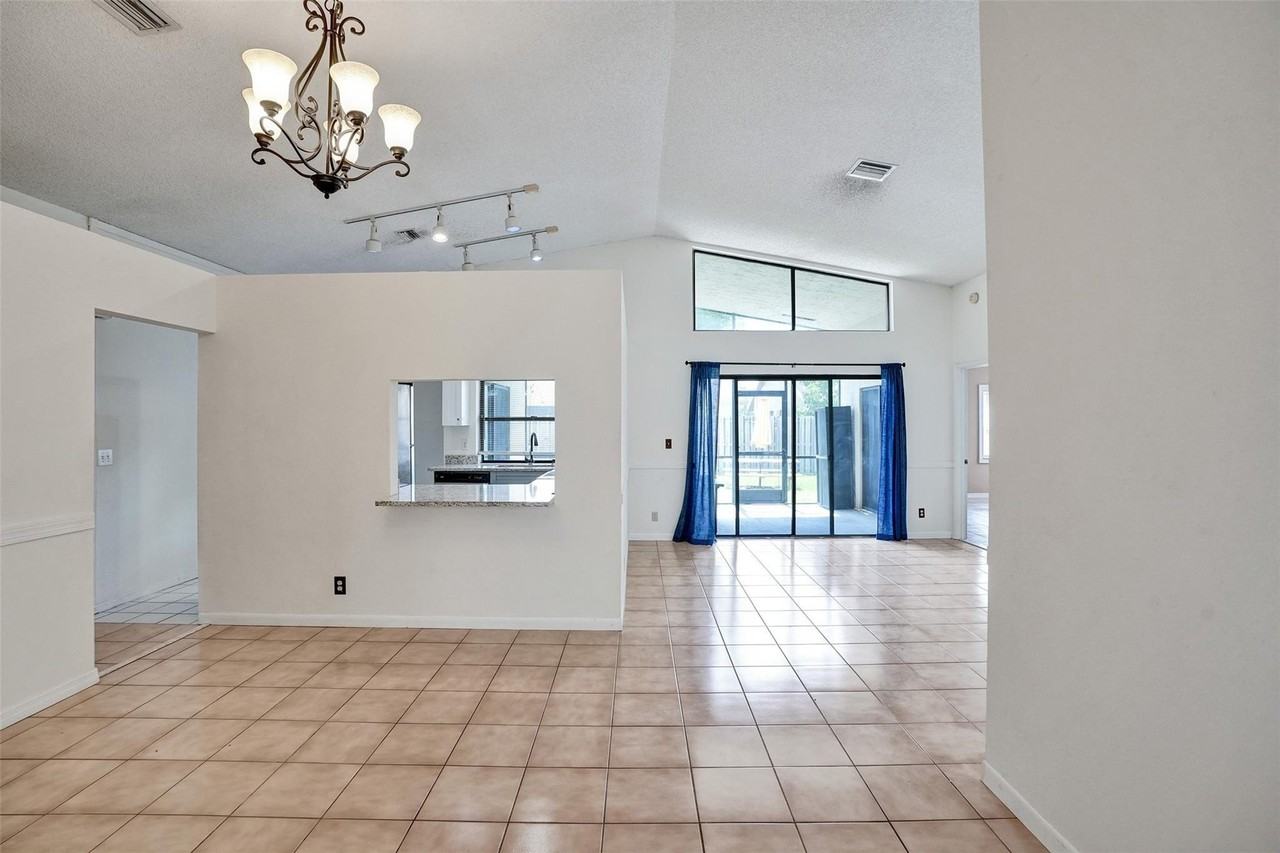 3151 Nw 107th Dr - Photo 5 of 29