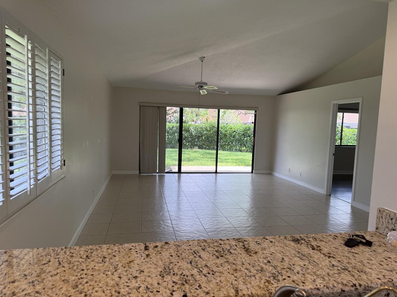 112 Club Dr - Photo 3 of 27