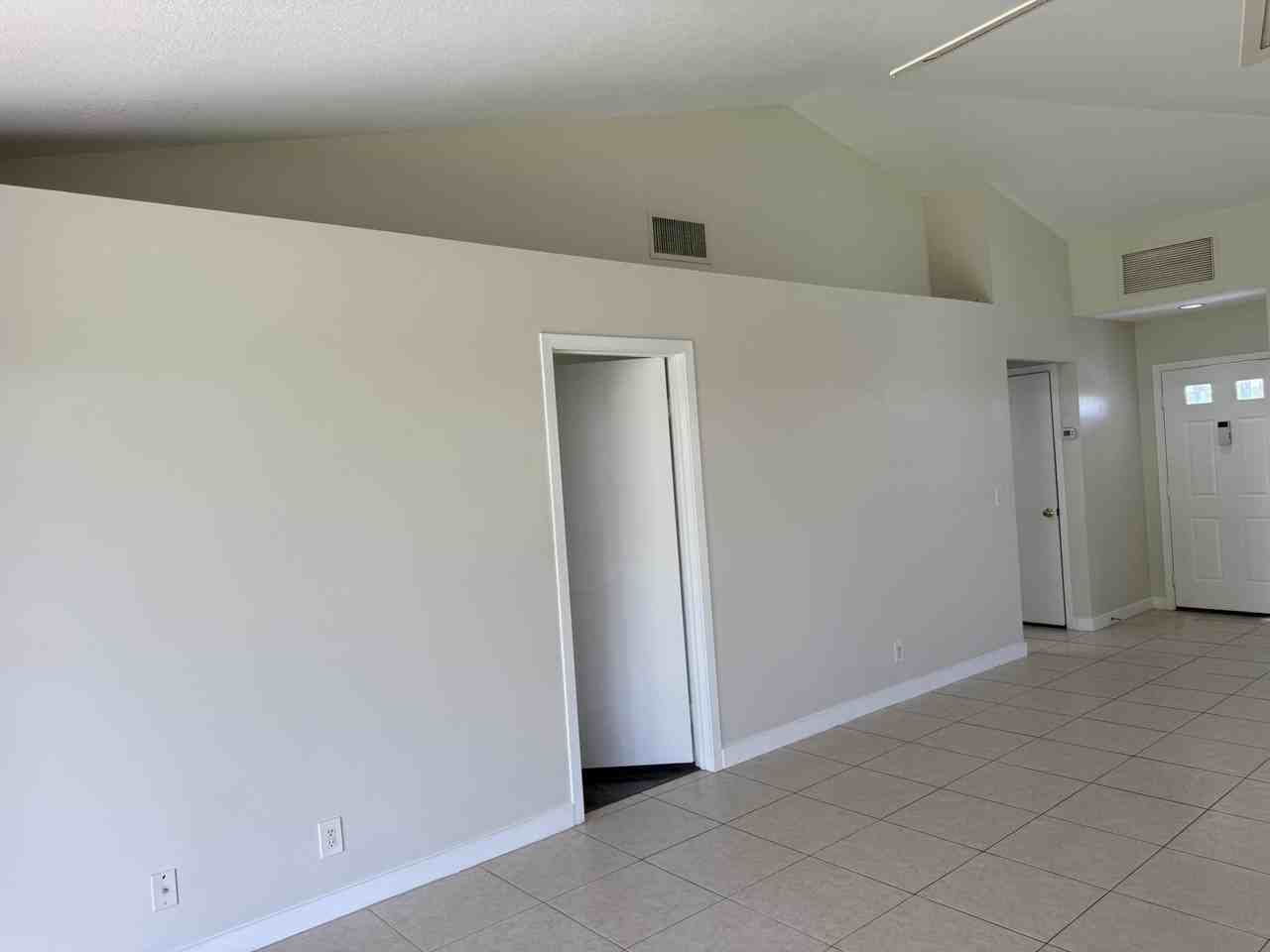 112 Club Dr - Photo 4 of 27