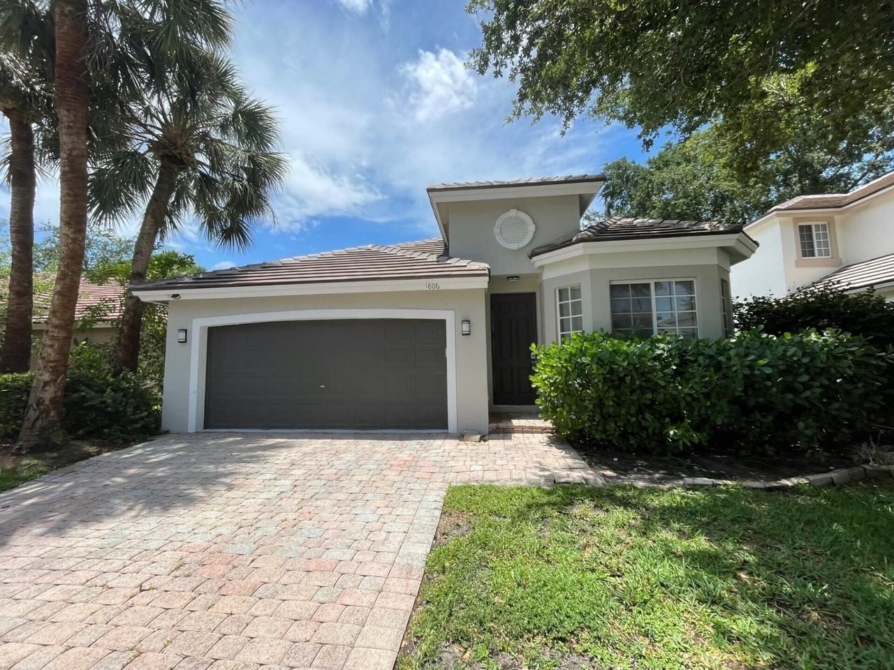 1806 Nw 98th Ave - Photo 4 of 50