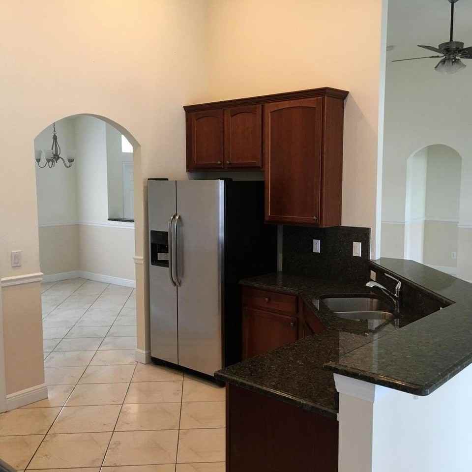 2357 Sw Norton St - Photo 7 of 10