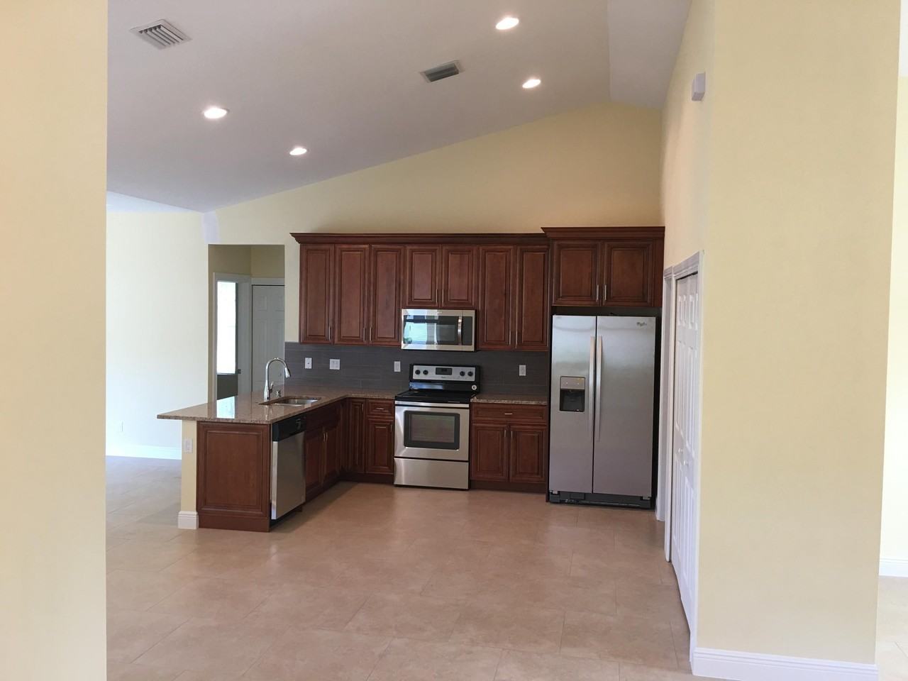 5866 Nw Mesa Cir - Photo 2 of 10