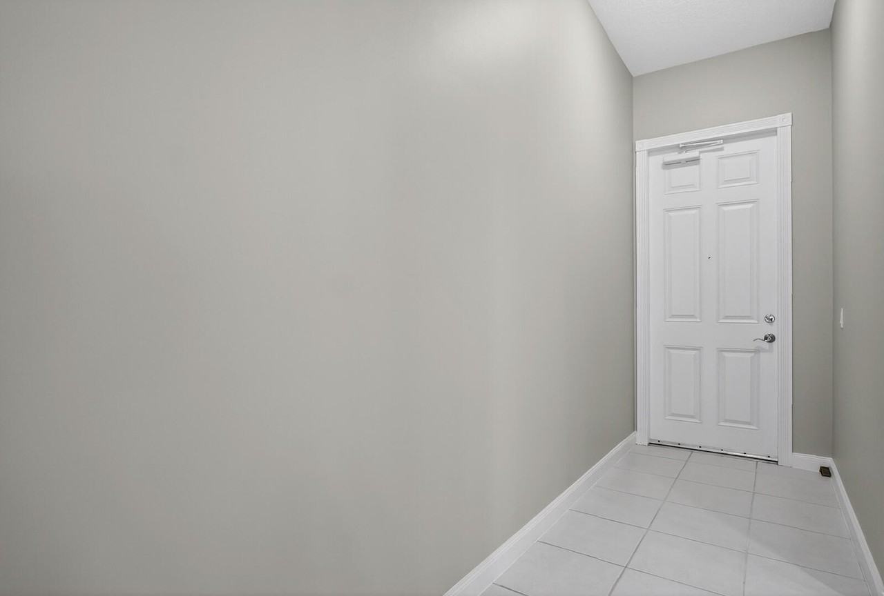 37 Harbour Isle Dr E #106 - Photo 5 of 50