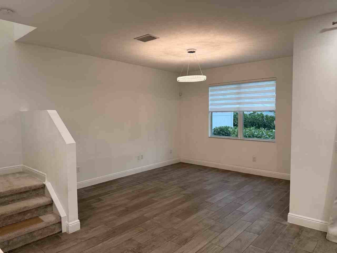 562 Parsons Way - Photo 7 of 26