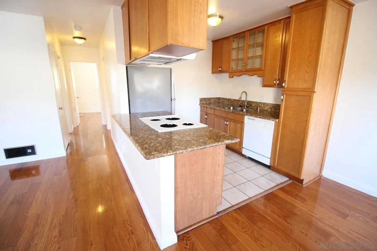 9516 Carroll Canyon Rd #212 - Photo 4 of 16