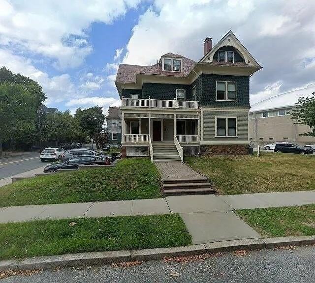 264 Bowen St #1W - Photo 2 of 10