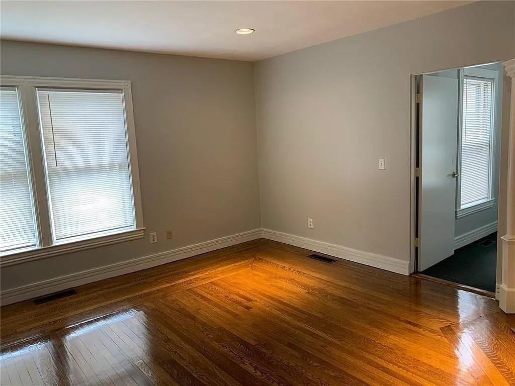 264 Bowen St #1W - Photo 7 of 10