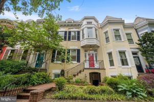 featured image of 2231 Hall Pl Nw