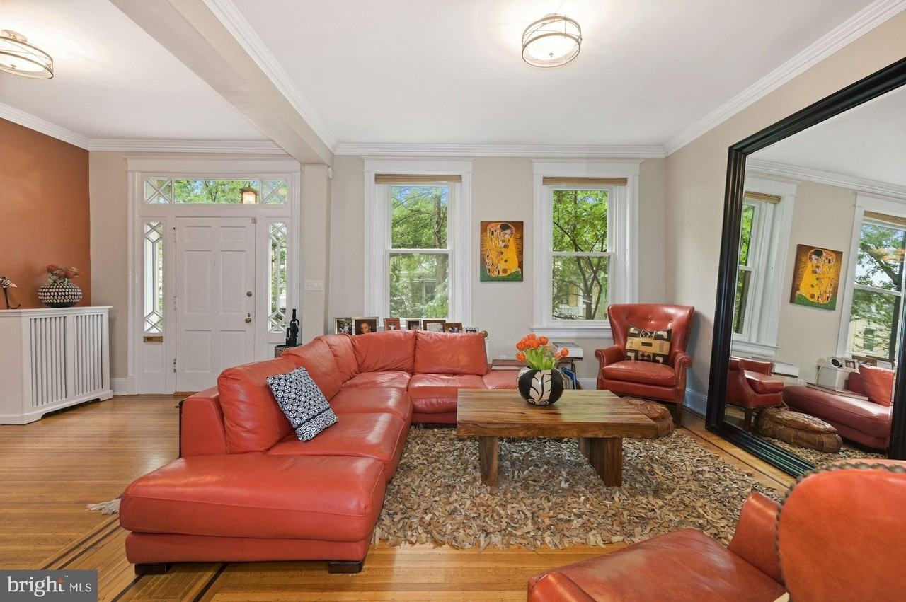 2231 Hall Pl Nw - Photo 2 of 23