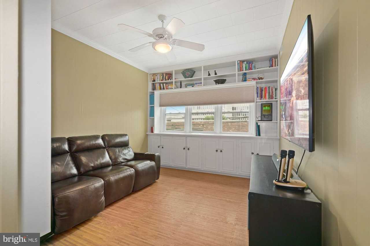 2231 Hall Pl Nw - Photo 6 of 23