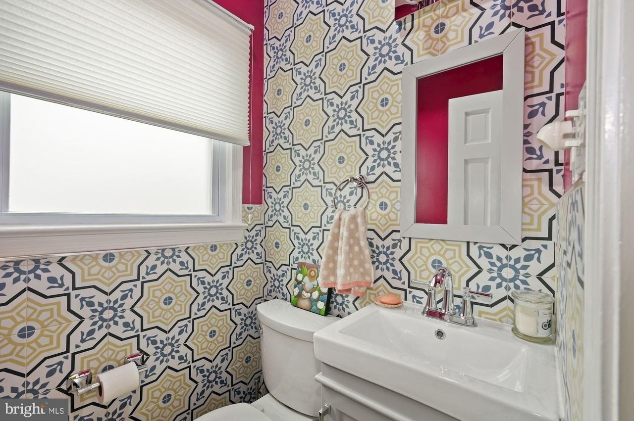 2231 Hall Pl Nw - Photo 7 of 23