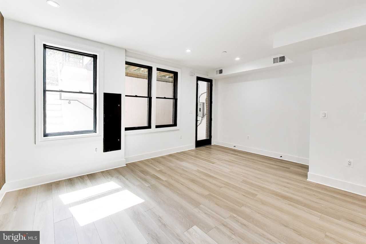 4411 1/2 Illinois Ave Nw #B - Photo 6 of 17