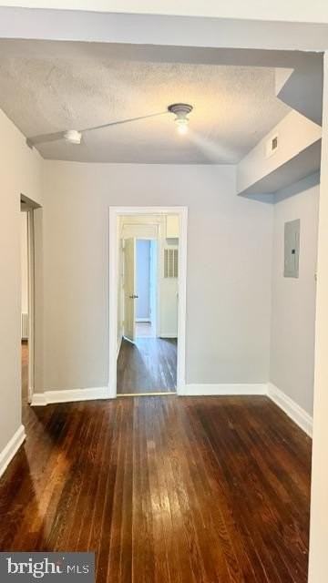 1424 Staples St Ne #1 - Photo 7 of 8