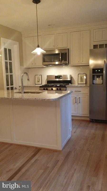 1603 Carlyle Dr - Photo 2 of 8