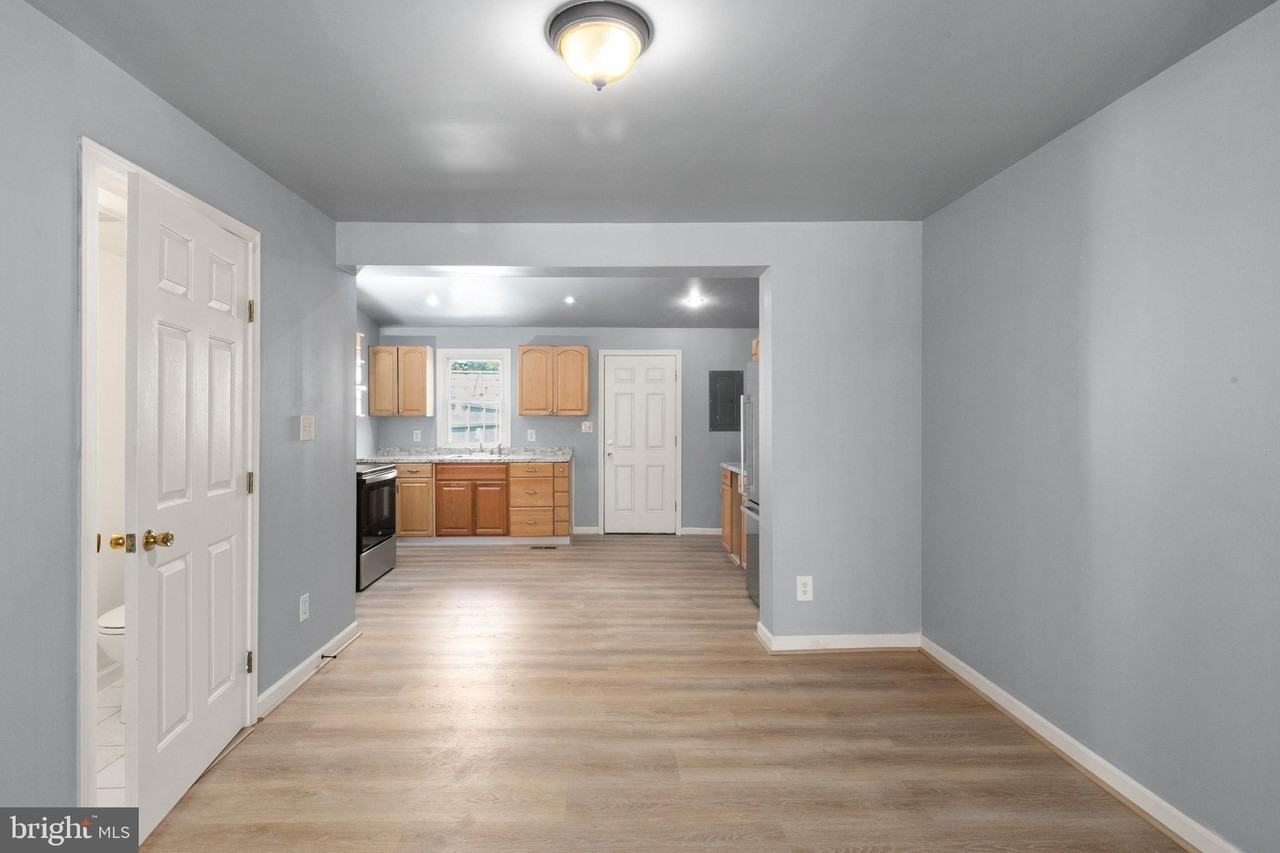 6552 Parnell Ave - Photo 4 of 17