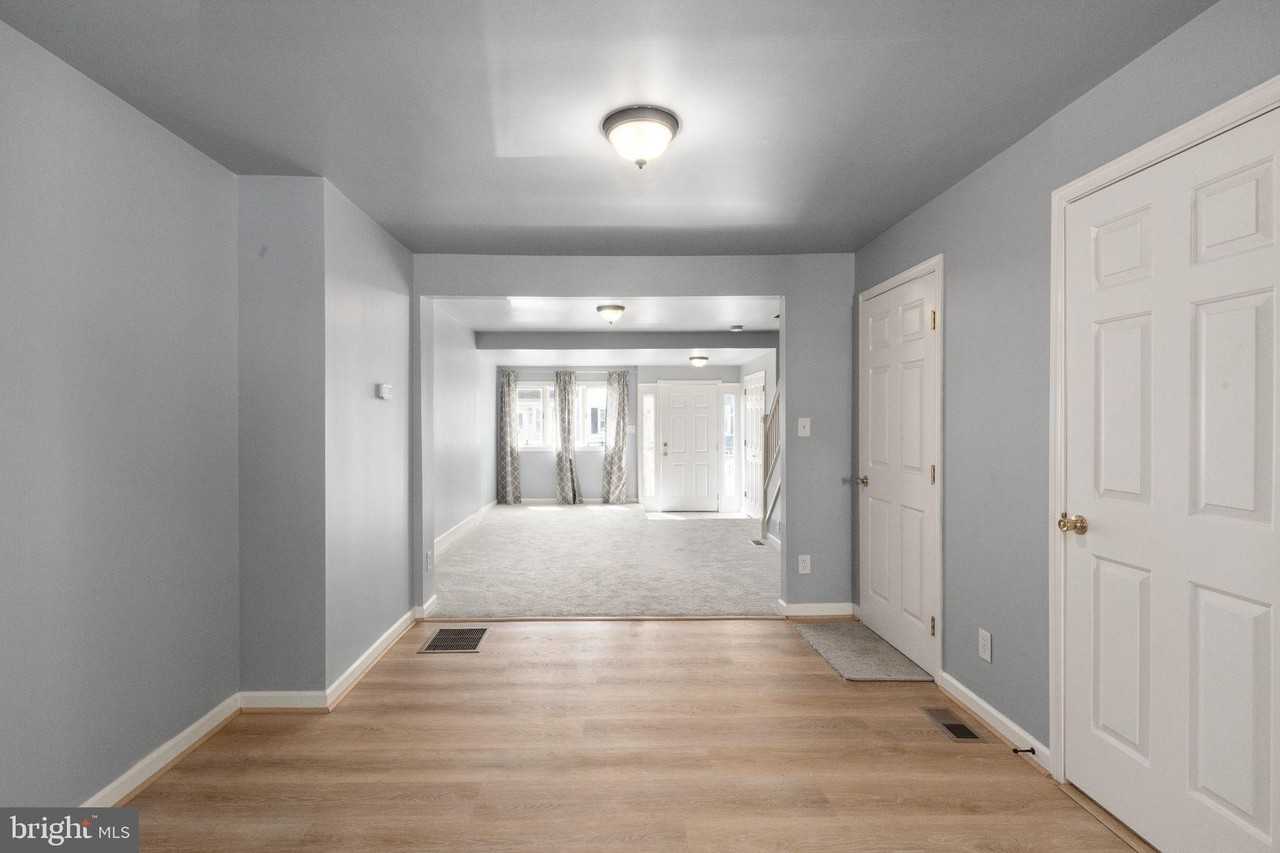 6552 Parnell Ave - Photo 5 of 17