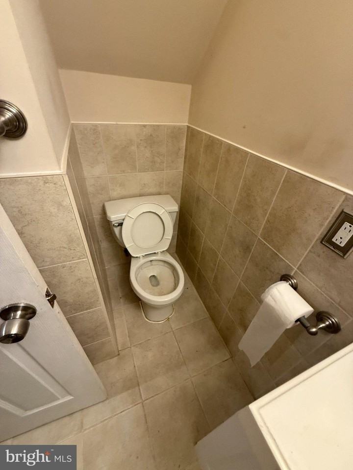 1907 Penhall Rd - Photo 6 of 50