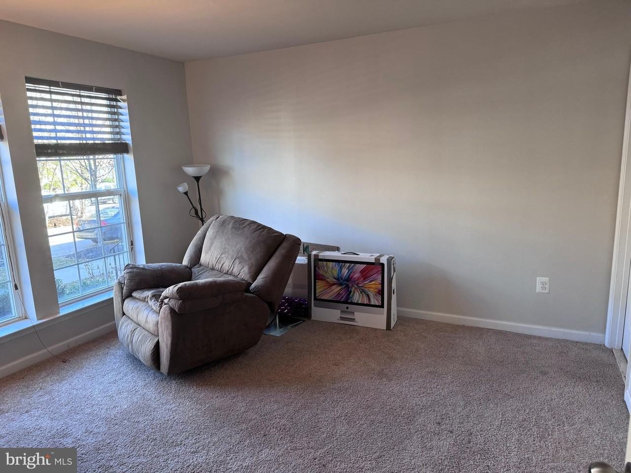 7359 Saint Margarets Blvd - Photo 4 of 37