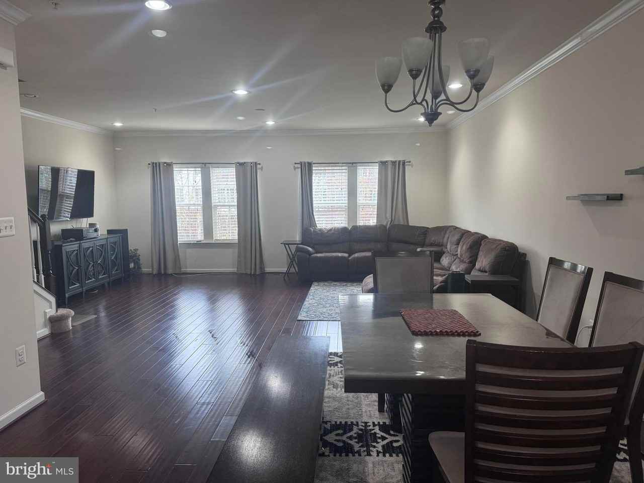 7359 Saint Margarets Blvd - Photo 7 of 37