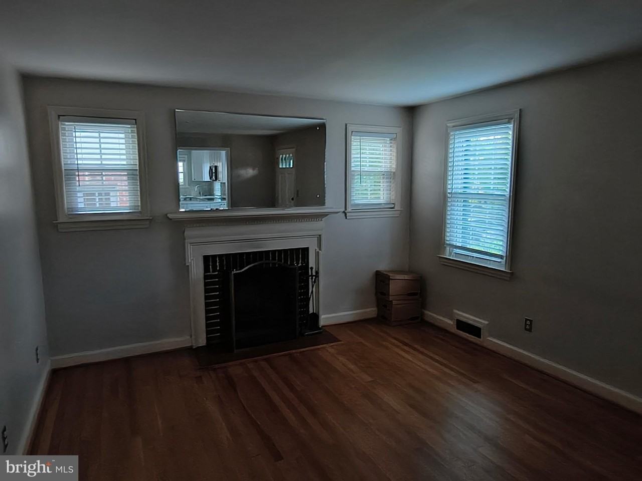 9316 Sudbury Rd - Photo 3 of 19
