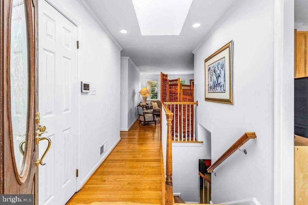 1329 Gresham Rd - Photo 6 of 50