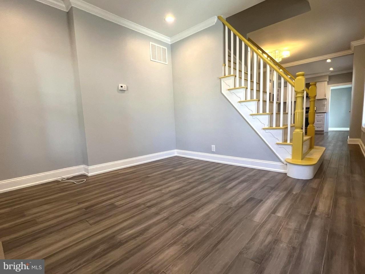 216 Lakeview Ave - Photo 2 of 20
