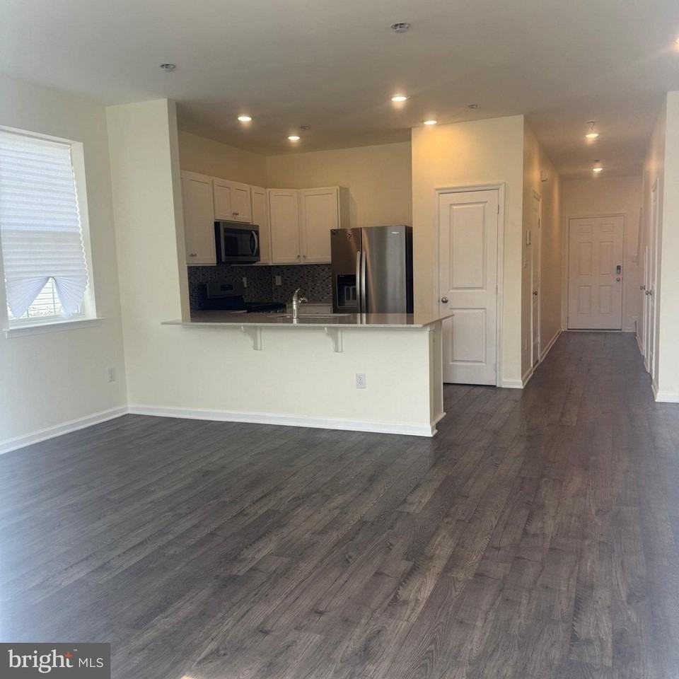324 Mazzeo Dr - Photo 4 of 21